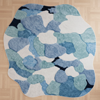 Flat lay tapis bleu seul