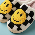 Pantoufles Damier Coton Jaune avec Smiley - Le Confort et le Style Inégalés pour vos Pieds