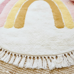 Tapis rond bébé arc-en-ciel mignon pour une chambre douce